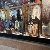 نیازمند فروشنده
