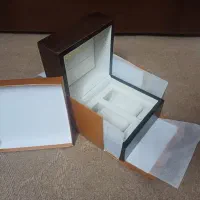 جعبه ساعت|ساعت|قم, هفت تیر|دیوار