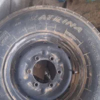 دوعدد تایر نیسان در حد نو با یک اتاق مسقف نیسان