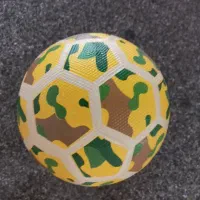 توپ فوتبال سالم