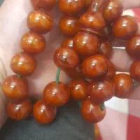 یک عدد تسبیح کهربای کهنه دانه بزرگ