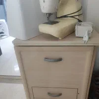 چرخ خیاطی و میز