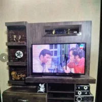 تلویزیون و میز تلویزیون