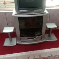 میز و تلویزیون