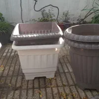 گلدان پلاستیکی بزرگ