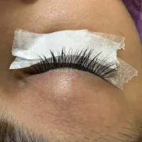 ارائه خدمات واموزش مژه