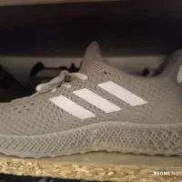 تعدادی کفش اسپرت وصندل سایز 39