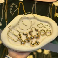 اکسسوری، ساعت و عینک با قیمت مناسب