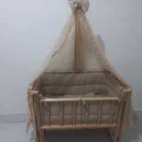 تخت خواب و گهواره