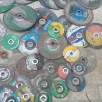 چسب وبادبادک وخورده ریزه