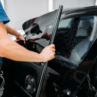 نصب شیشه دودی خودرو سیار