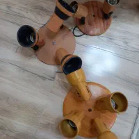 تعدادی چراغ سقفی متحرک