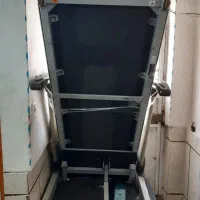 تردمیل نیمه باشگاهی سالم وبدون ایراد، کم کارکرد.