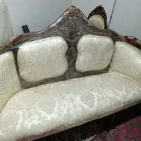 یخچال ویترینی و مبل سلطنتی