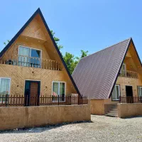 کلبه سوئیسی استخردار ساحلی جنگلی گیسوم