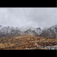 زمین-درب-از-ساختمان-با-رمپ