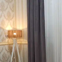 آباژور ایستاده