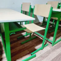 ۱۱ نیمکت و ۲۲ صندلی