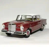ماکت فلزی mercedes Benz 220S 1965 مقیاس 1/18