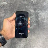 ایفون se 2020  در حد آک