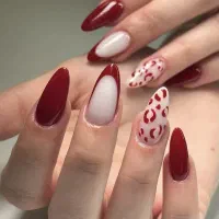 کاشت ناخن 650 ترمیم ناخن 350 ژلیش 250