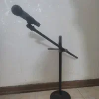 میکروفن به همراه پایه