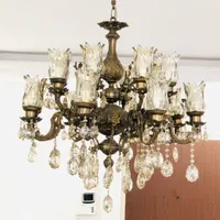 لوستر ۱۶ شاخه همراه با دیوار کوب