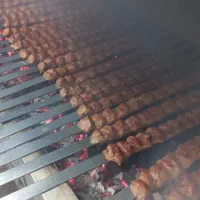 آشپز.کباب زن. تخته کار.کباب پز.کارگر ساده