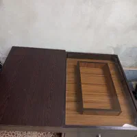 میز وسط کنار مبلی در حد نو با کشو