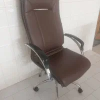 صندلی اداری در حد نو بسیار راحت و ارگونومیک