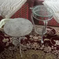 میز و مجسمه