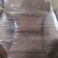 مبل ۷ نفره نو با میز وسط چوبی