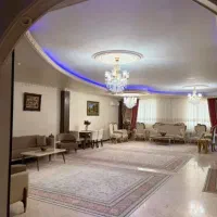 110-متر-2-خواب-تک-واحدی-سالن-پرده-خور-رو-به-نما