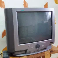 تلویزیون رنگی شهاب با کنترل سالم