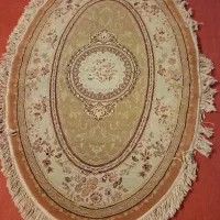 فرش بیضی شکل