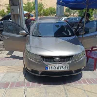 شیشه اتومبیل