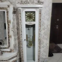 آینه کنسول و ساعت ایستاده