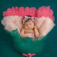 آتلیه عکاسی تخصصی و بازی محور نوزاد و کودک وباردار