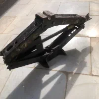 جک پژو جلو پنجره پراید