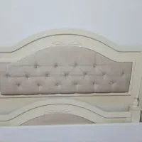 ست تختخواب دو نفره و پا تختی و میز آرایش و تشک