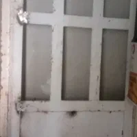 درب فلزی با چهار چوب