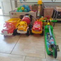 اسباب بازی،۳عدد ماشین و اسکوتر