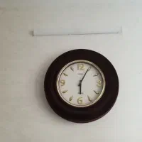 ساعت ولی عکسش واضح نیفتاده