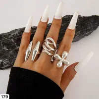فروشنده خانم