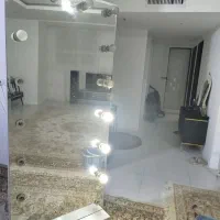 آینه ایستاده لامپ دار