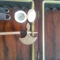 قبله نما .قفل .تبر