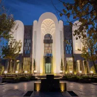 استخدام صندوقدار و هاست در رستوران