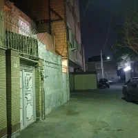 آپارتمان ۱۳۰متری طبقه همکف