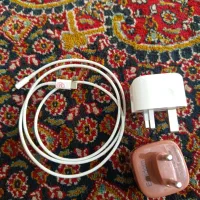 فروش یک شارژر اصلی کامل ایفون  ب ضمانت  اصلی