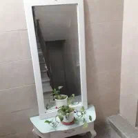 آینه با میز سفید